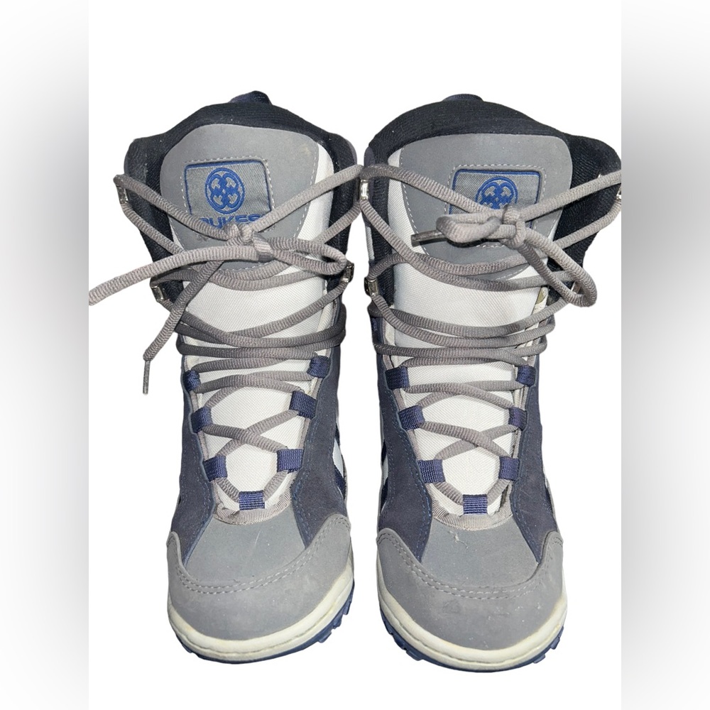 Dukes Snowboard boots youth size 4